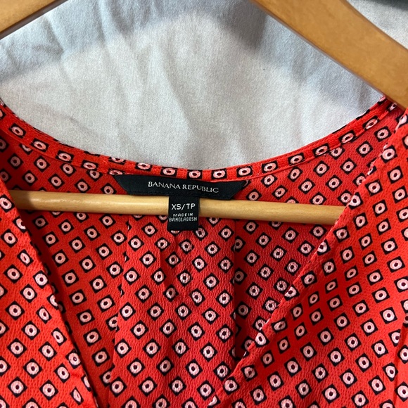 Various tank style tops - all xs (but fits like a S) or S (true to size) - Picture 13 of 14